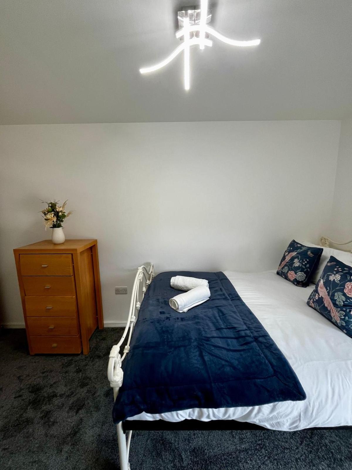 Chic 2-bed Flat - Coop Live & Ethiad