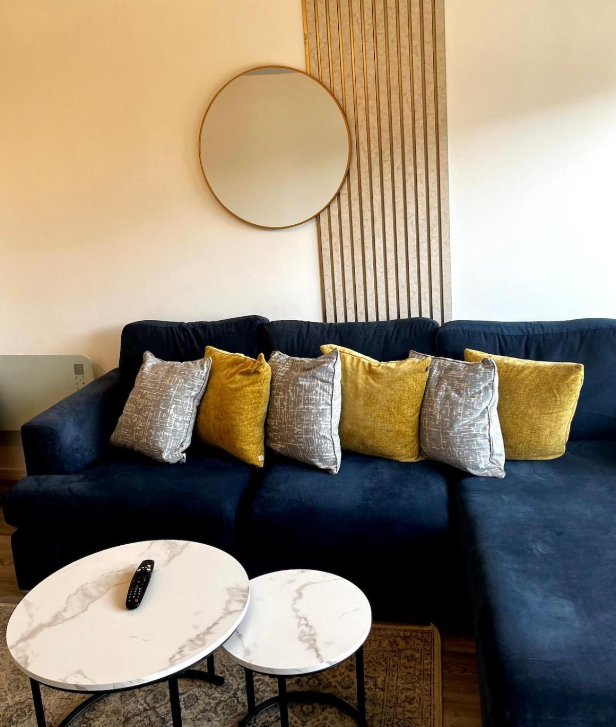 Chic 2-bed Flat - Coop Live & Ethiad Apartment