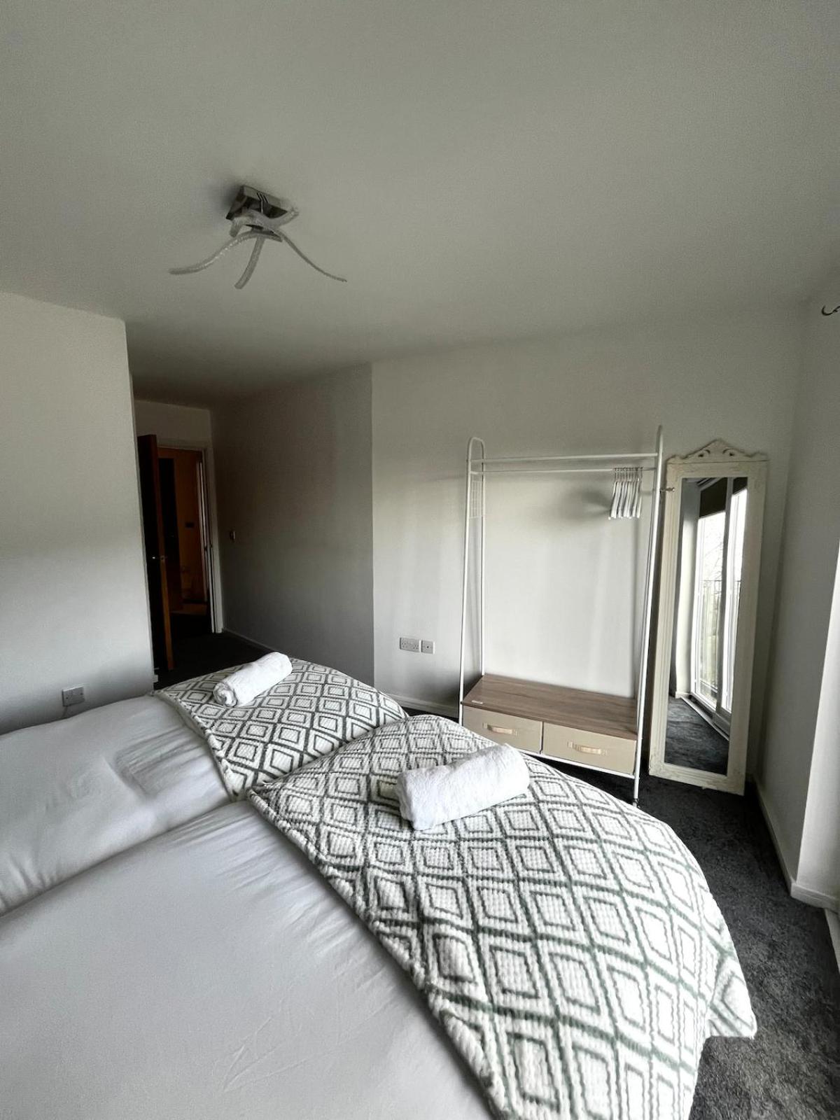 Chic 2-bed Flat - Coop Live & Ethiad Manchester