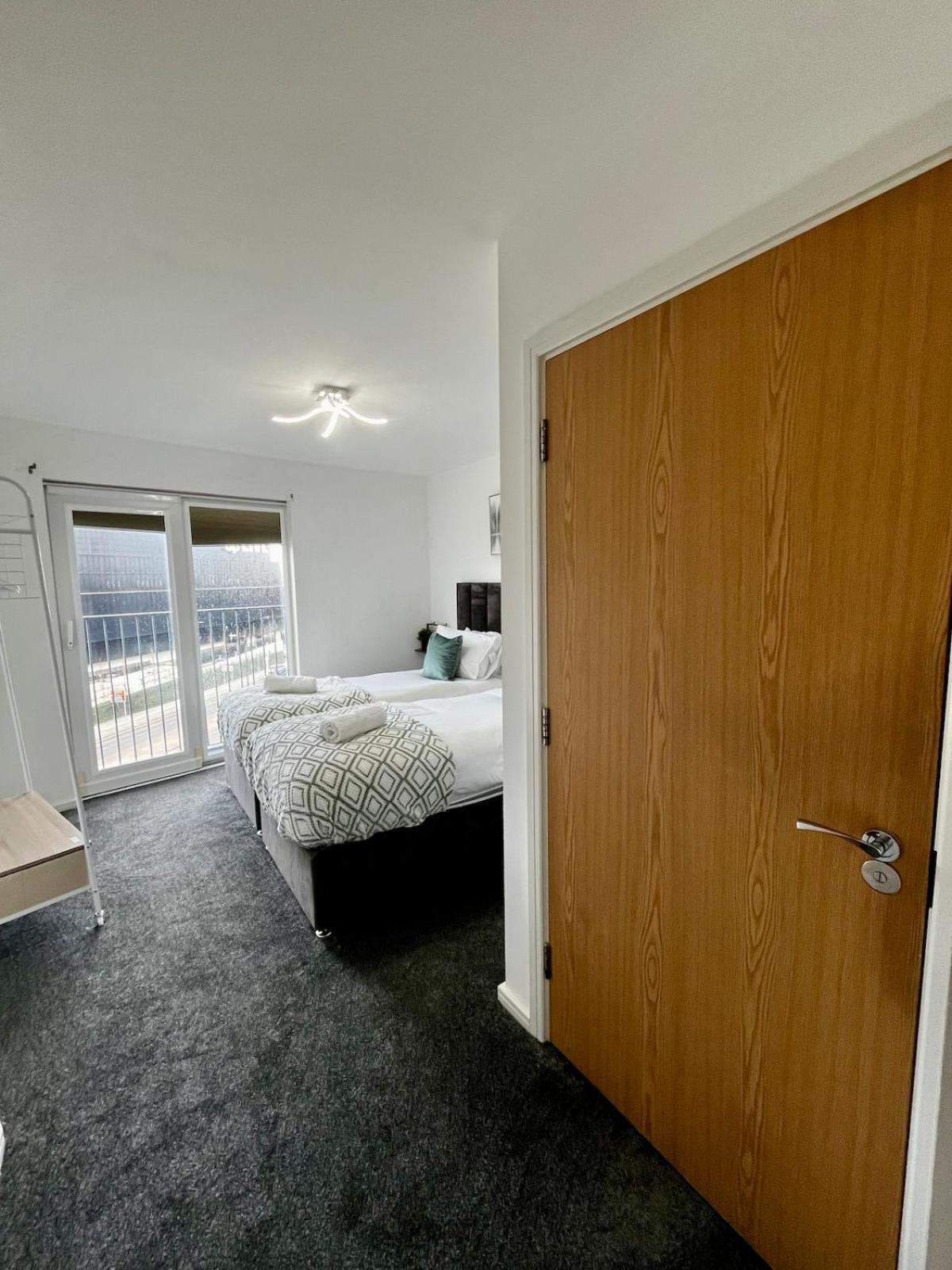 Chic 2-bed Flat - Coop Live & Ethiad Apartment