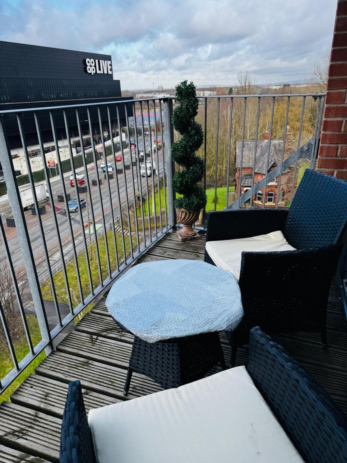 Apartment Chic 2-bed Flat - Coop Live & Ethiad *